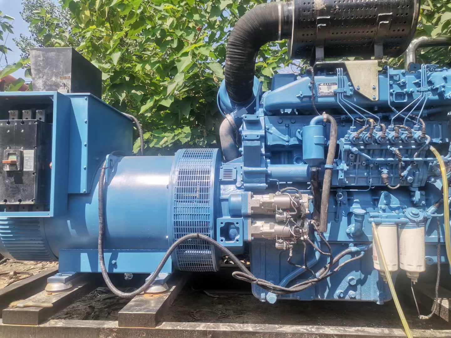 魏都详细说明降低 800kW 柴油发电机输出电流波动的方法