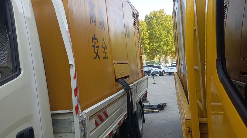 魏都如何判断柴油发电机组和UPS电源的切换时间是否符合要求？