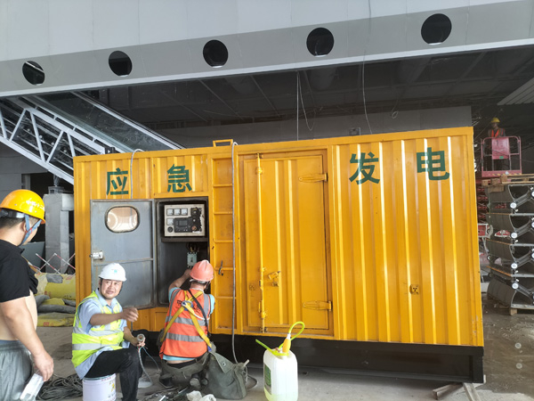 魏都怎样判断空气滤清器是否需要更换？